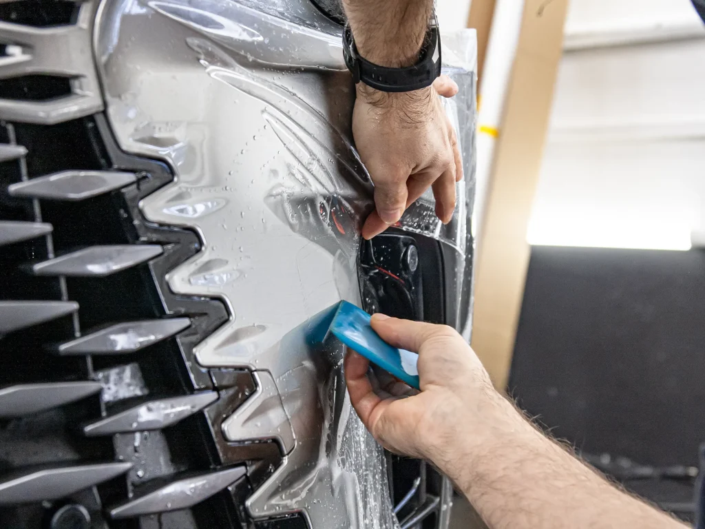 Lexus RX – aplikacja folii ochronnej PPF na maskę, zderzak i błotniki we Wrocławiu.