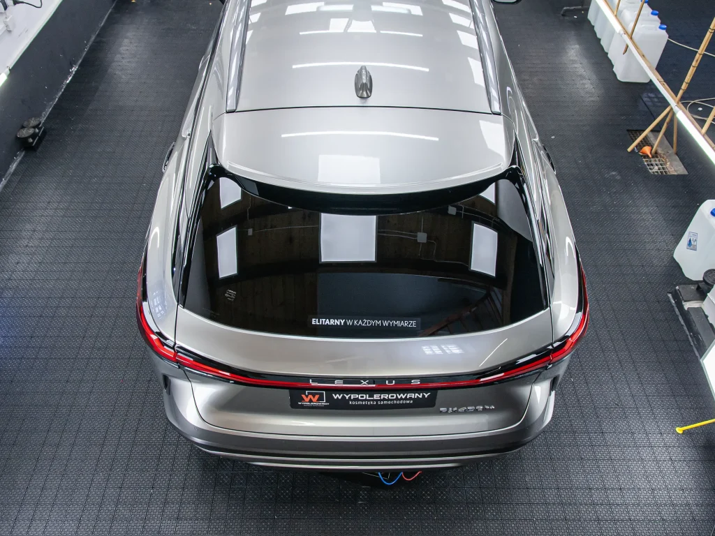 Hyper PRIME na Lexus RX – głęboki połysk lakieru po aplikacji powłoki ceramicznej.