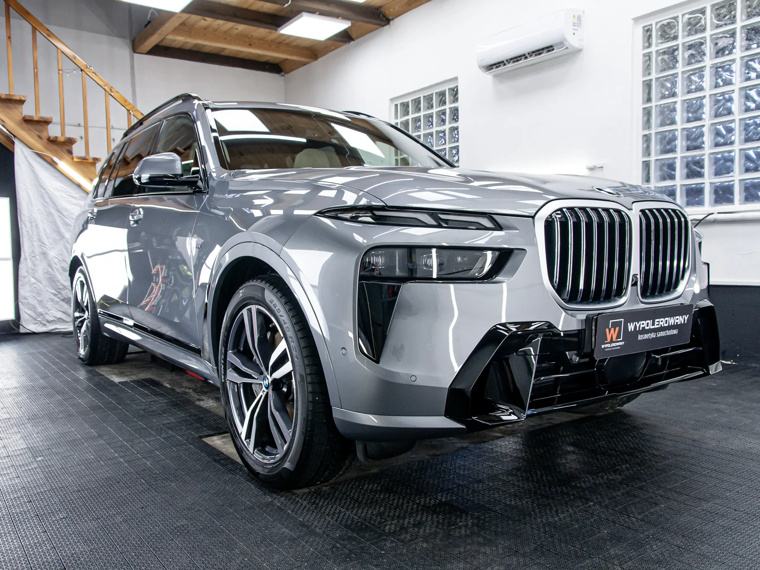 BMW X7 po detailingu premium – powłoka ceramiczna Hyper PRIME na lakierze i felgach.