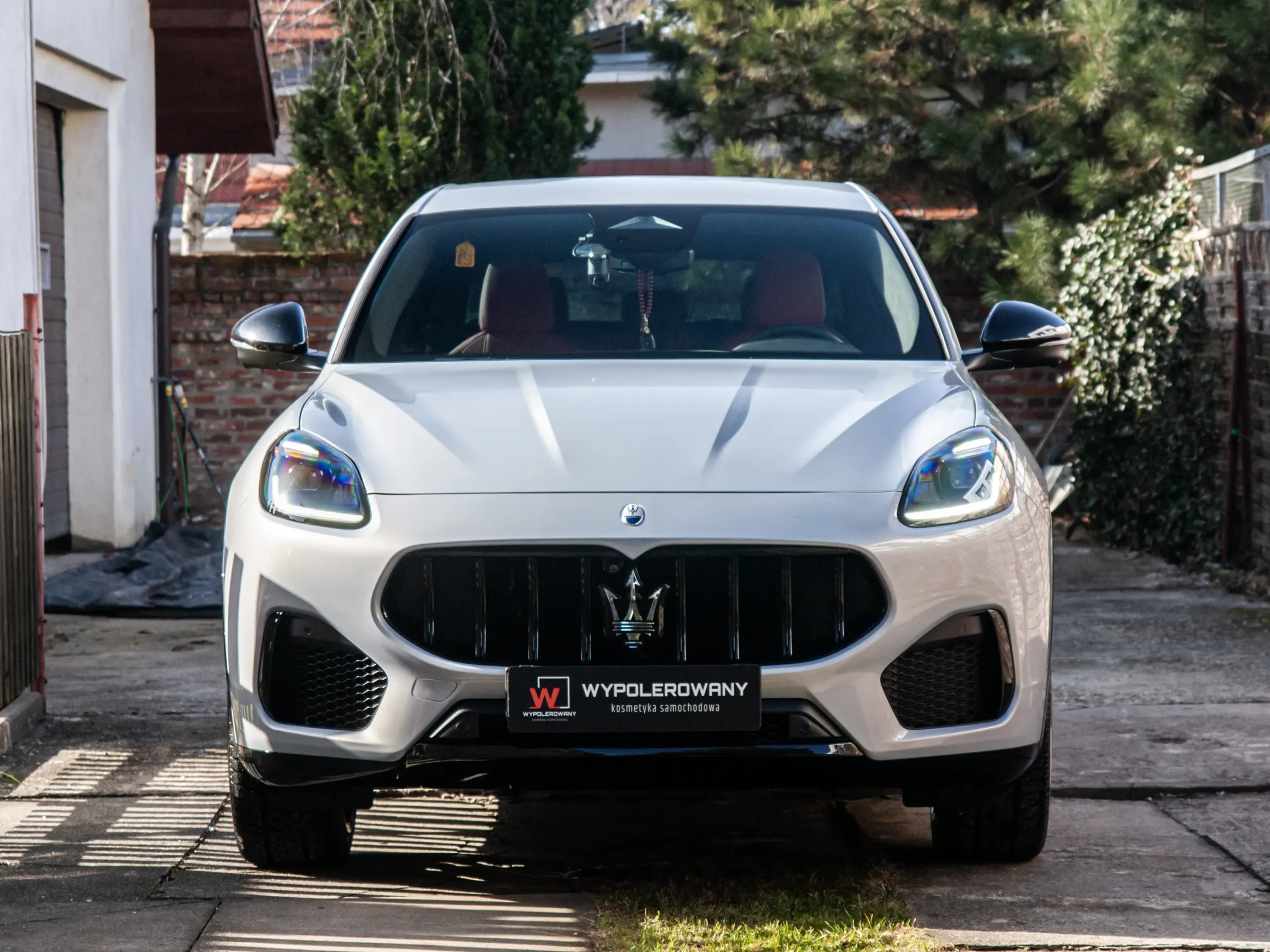Maserati Grecale po aplikacji folii PPF – gładka powierzchnia i głęboki połysk.