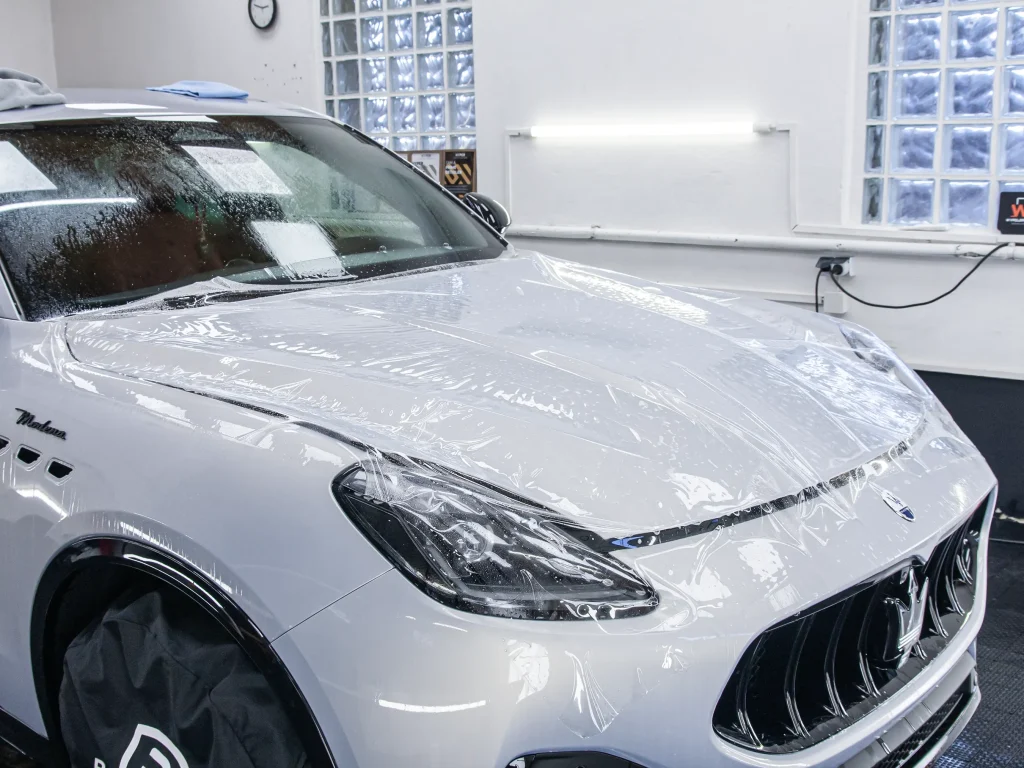 Folia PPF Full Front na Maserati Grecale – ochrona przed odpryskami i uszkodzeniami.